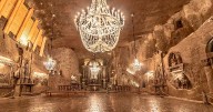 There’s A Salt Mine In Poland With Underground Lakes, Chapels, And Chandeliers Made Of Salt And It Looks Unreal (30 Pics)