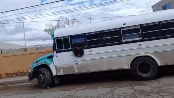 Los multan con más de 22 mil pesos por lavar camiones en plena calle