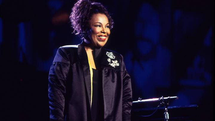 Roberta Flack Biopic, Documentary in the Works Robin Roberts Producing