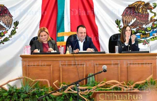 Celebran sesión solemne en Cuchillo Parado