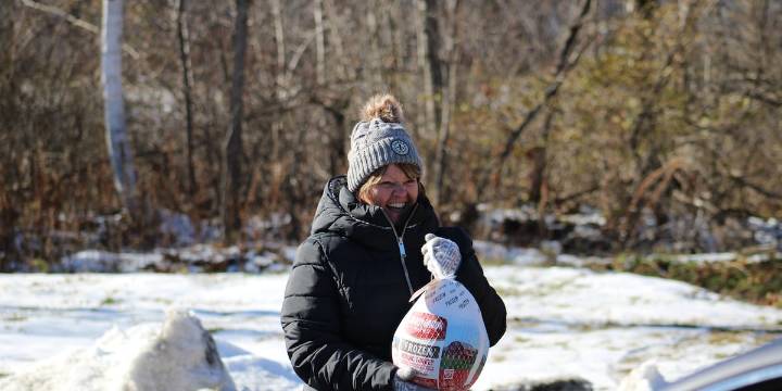 Piscataquis Regional Food Center provides 270 Thanksgiving meals during drive
