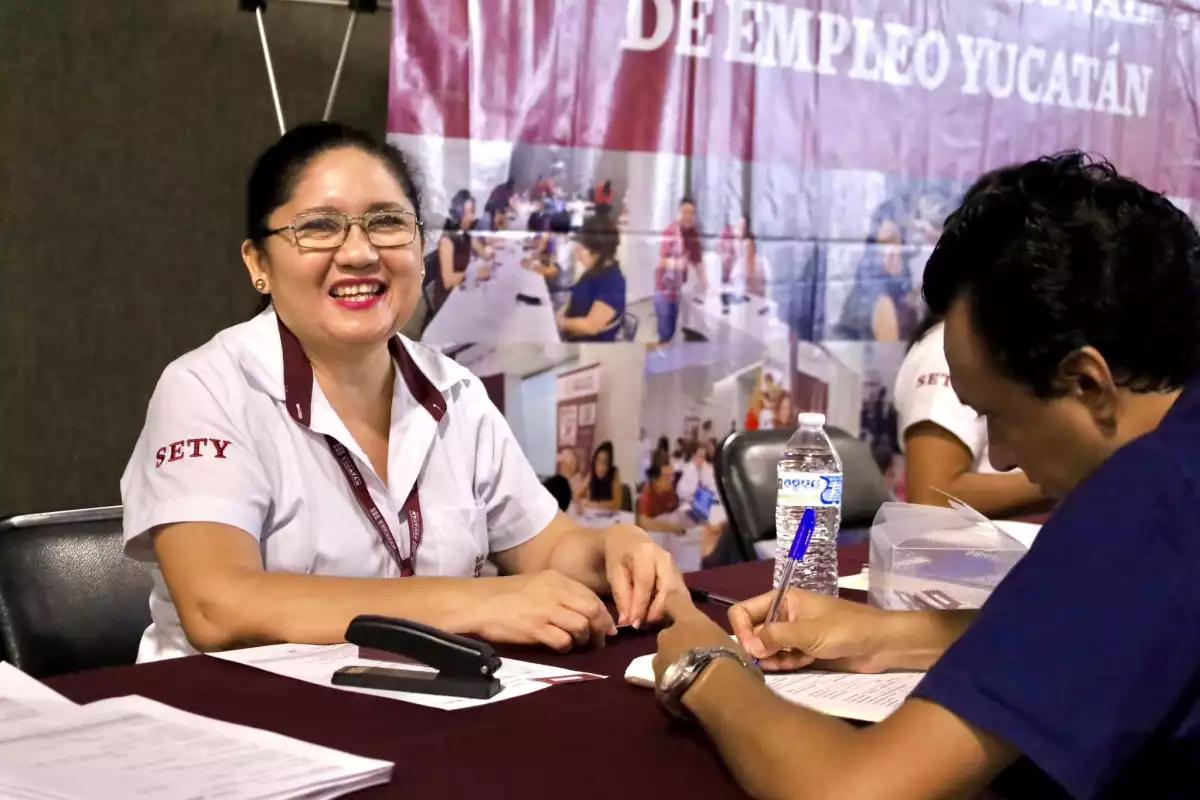 Programas de empleo acercan oportunidades y reducen la informalidad en Yucatán