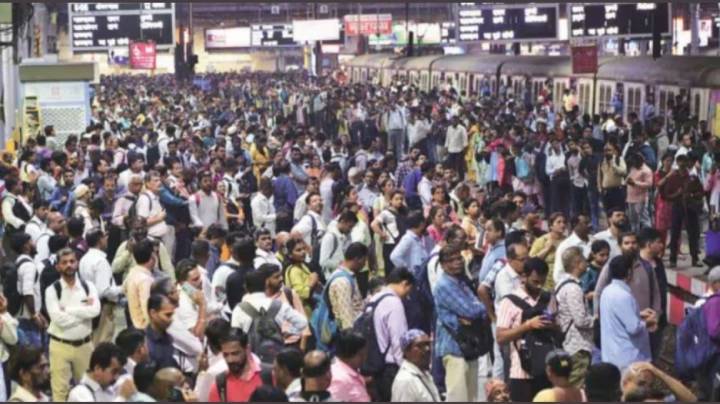 Mumbai: Three Killed, One Injured After Being Hit by Train Amid Disruption Near Sandhurst Road Station