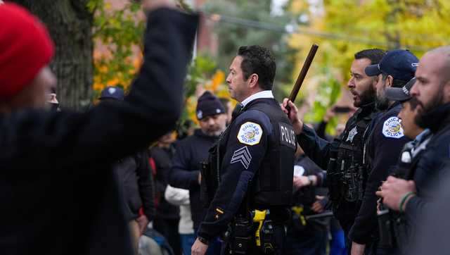 Gunfire reported near federal agents in Chicago