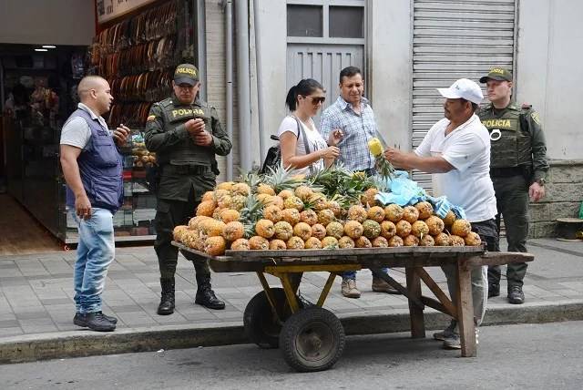 Impulsan la formalización de los vendedores ambulantes de Armenia