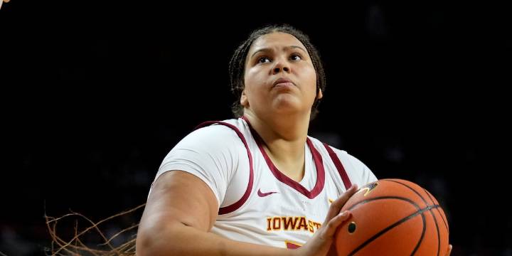 Audi Crooks scores 21 for No. 14 Iowa State women in 99