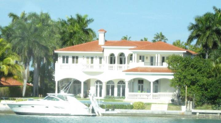 Area Couple Builds 6500 Square Foot 'Tiny House'