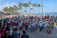 Arranca desfile revolucionario en el centro de Puerto Vallarta