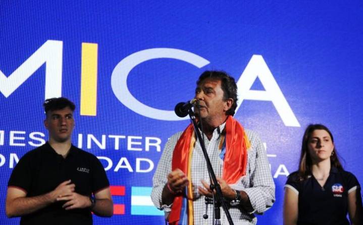 Misa de responso en memoria de Gustavo Mola, el legislador de la Ciudad que acompañó la Causa Armenia (hokehankist)