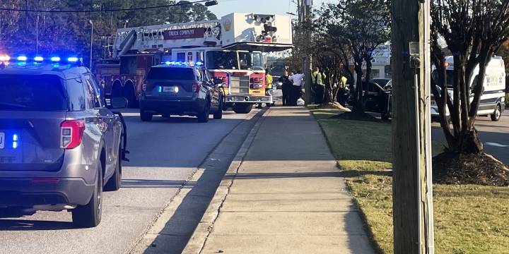 29-year-old man dies in motorcycle crash on Walton Way Extension