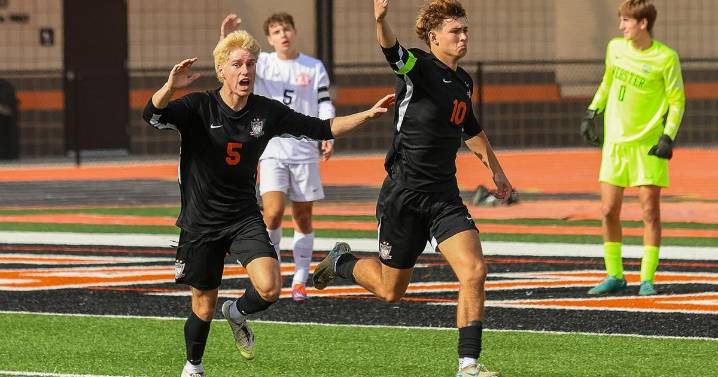 Chase Parmer's golden goal lifts Summit to district final win over Webster Groves