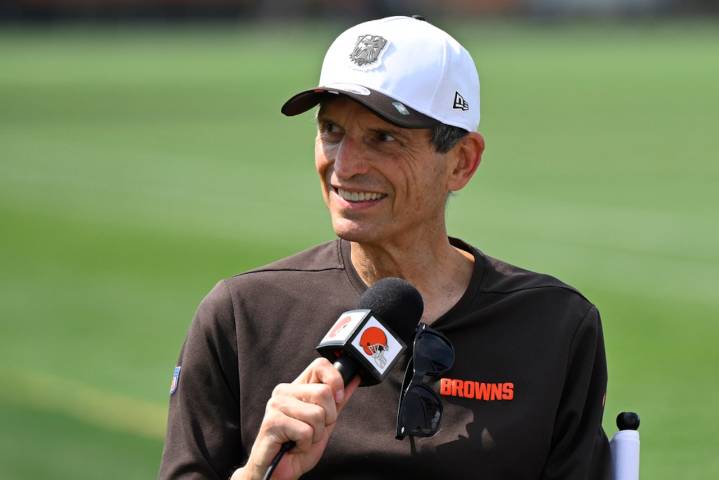 Browns great Bernie Kosar asking for prayers while enduring ‘aggressive procedures’