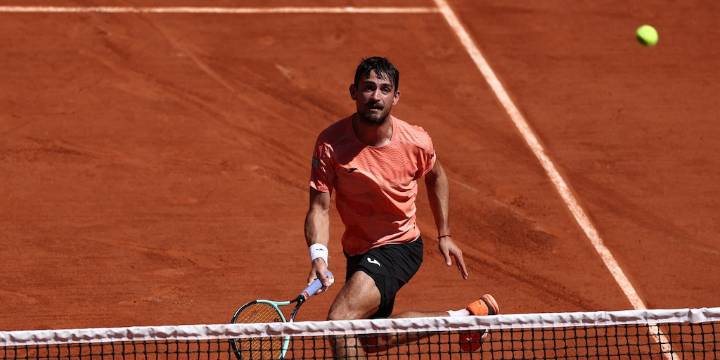 Mariano Navone venció a Alex Barrena y se clasificó a las semifinales del Challenger de Lima