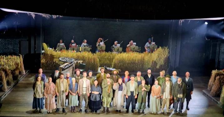 I saw the revived classic Fiddler on the Roof at Sunderland Empire and it's a phenomenal production