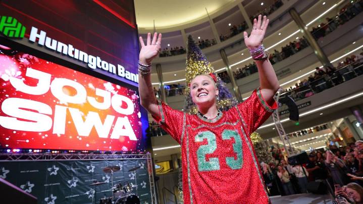 JoJo Siwa reveals painful health scare before Black Friday performance