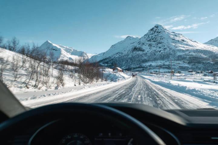 Wyoming Gas Prices Dip Again as National Average Holds Steady