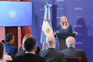 Karina Milei ahora junta a los senadores y se diluye el rol de Manuel Adorni