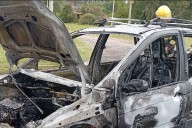 Se incendió un auto en Crespo y quedó consumido totalmente por las llamas: el video