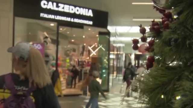 Experts offer spending tips to help avoid holiday debt