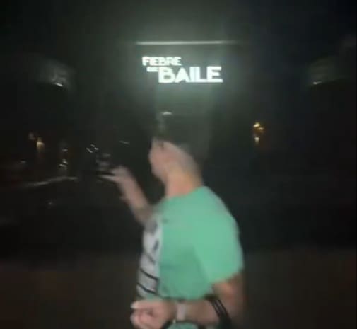 “No saben lo difícil que fue pasar por lo que pasamos”: Registros muestran la tensa hora y media que vivió Fiebre de Baile tras grave apagón en CHV