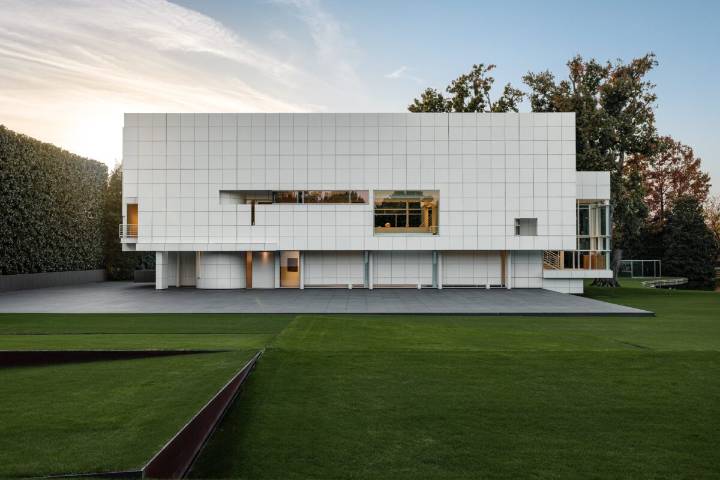 The Iconic Rachofsky House Hits the Dallas Market for $23 Million