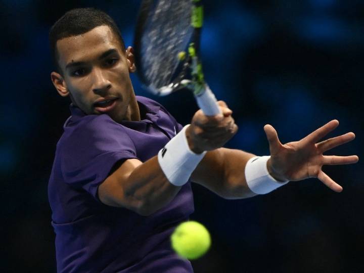 Carlos Alcaraz beats Montrealer Félix Auger-Aliassime to book Turin final spot