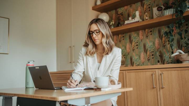 Mumbai Couple, IIT Alumni, Hires ‘Educated’ Home Manager For Rs 1 Lakh A Month: ‘Nice Way Of Saying You Are Rich’