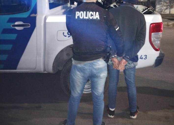 Detenido por pegarle a un policía cuando intentaba separar una pelea