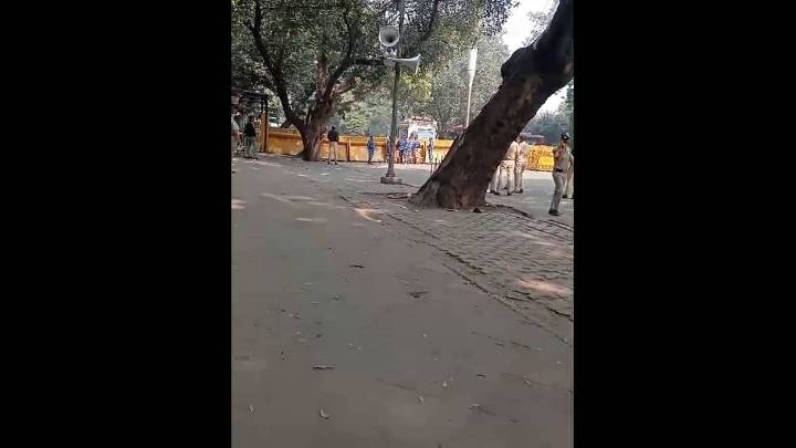 Man Dies by Shooting Himself on Jantar Mantar Road in Delhi India News