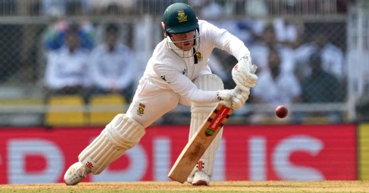 Muthusamy and Verreynne's unbroken stand frustrates India on day two of second test