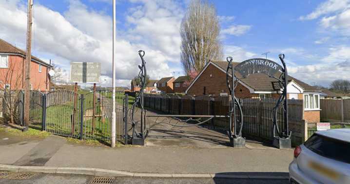 Seven teenagers charged after 14-year-old boy stabbed in Mansfield park