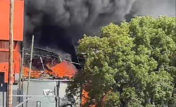 Se incendia una fábrica textil en Villa Celina