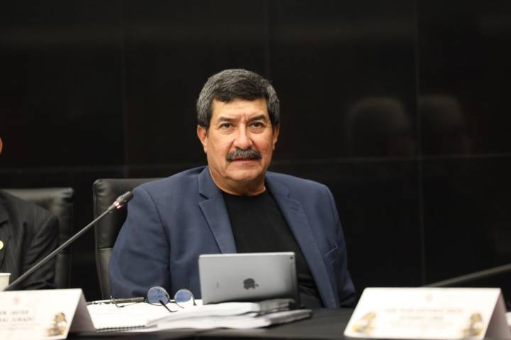 Esta es la razón por la que Javier Corral no puede salir del país