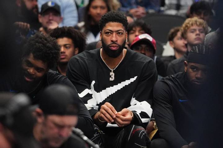 Mavs’ Anthony Davis returns from 14-game absence to face Lakers in LA for first time since trade – Winnipeg Free Press