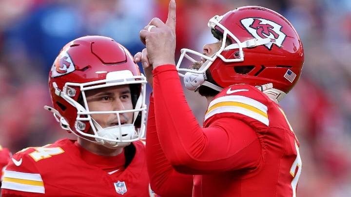 Chris Jones captains late defensive charge, Chiefs top Colts