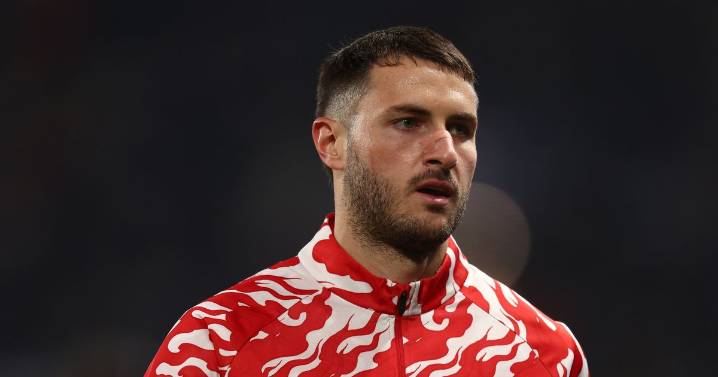 Sunderland and West Ham enter race for Milan striker after January decsion