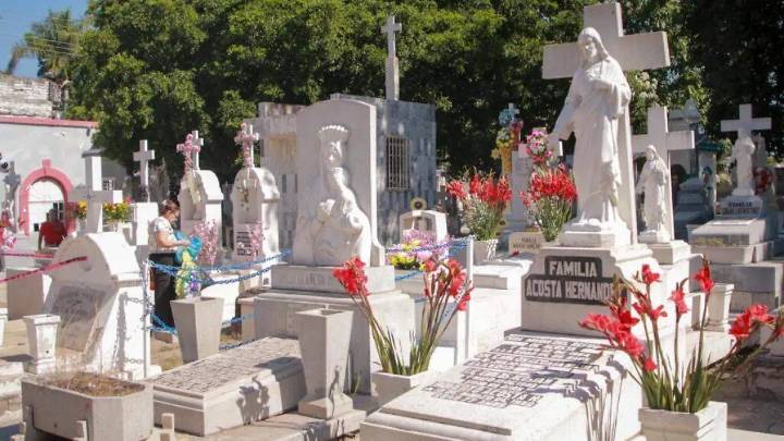 Recuerdan a niñas y niños en el Panteón Civil; asistentes perciben poca presencia policial