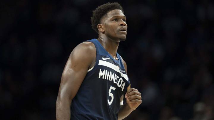 Timberwolves’ Anthony Edwards,Donte DiVincenzo showcase incredible lob connection on slam