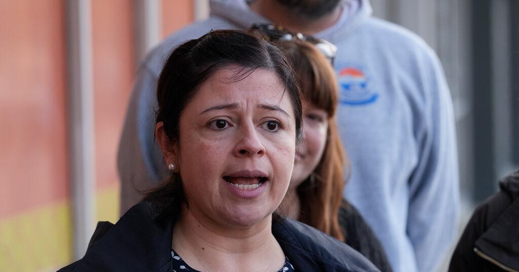 Judge will order federal agents in Chicago to restrict using force against protesters and media