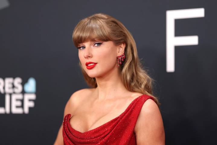 Taylor Swift Breaks Record for Most Weeks at No. 1 on Hot 100 Songwriters Chart