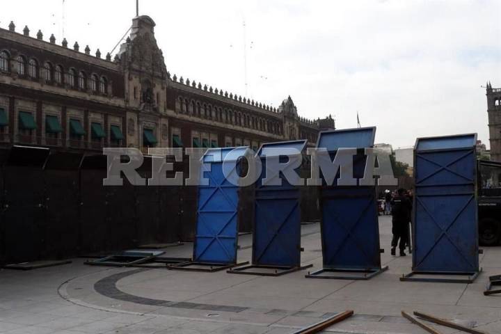 Cercan Palacio Nacional  ante movilizaciones