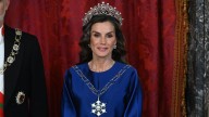 La reina Letizia deslumbra en la cena con el sultán de Omán