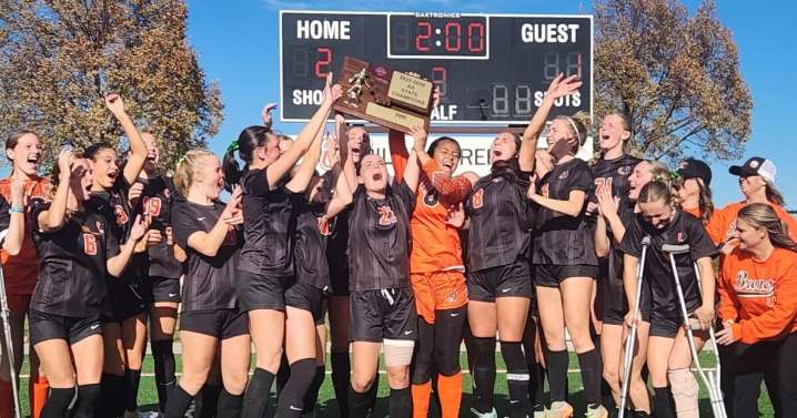Mahlmeister's heroics lift Senior girls to first AA soccer title in 12 years