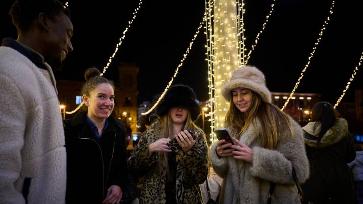 Pamplona enciende su Navidad con un espectáculo de luz y sonido junto a más de 200 actividades