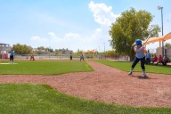 Estrenan cancha de sóftbol en el Centro Deportivo “Tolteca”, en el municipio de Apaxco, Edomex