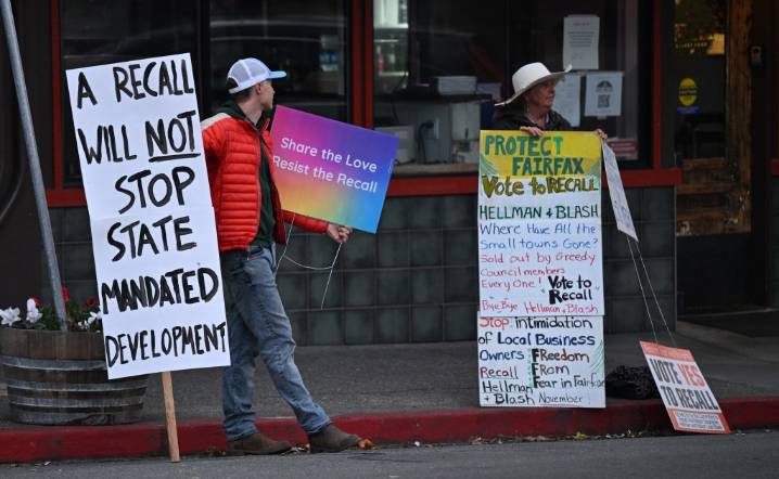 Recall of Fairfax councilmembers failing in early returns