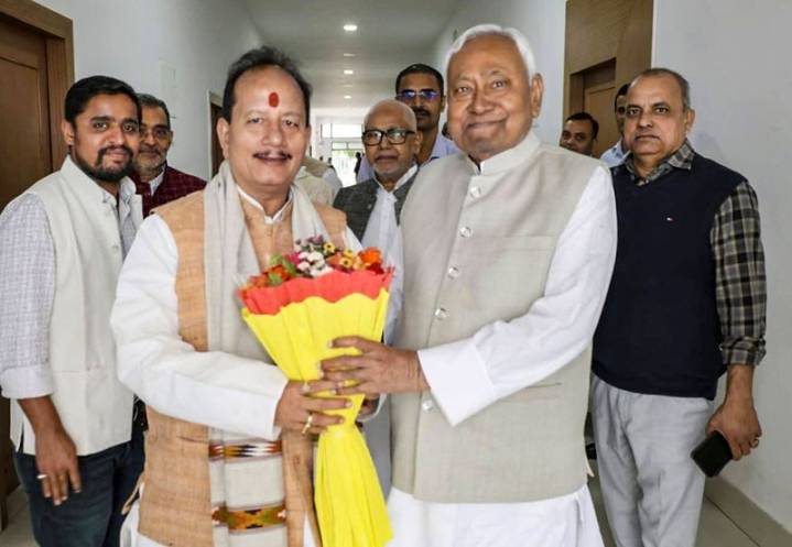 Bihar Cabinet meeting on Monday, to pave way for formation of new govt