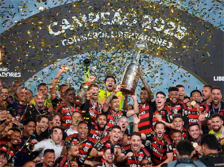 Por cuarta vez Flamengo se bebe la Copa Libertadores de fútbol