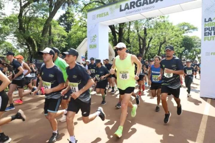 Más de 300 corredores participaron del Fresa Run 2025 en Virasoro bajo el lema “Corre por el futuro”