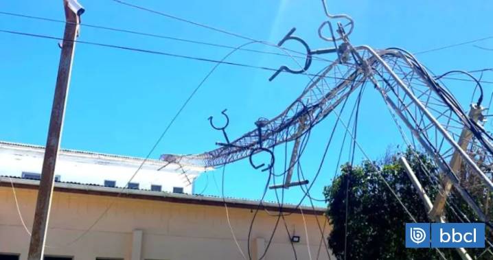Una persona lesionada deja colapso de torre en cuartel de Bomberos de Ovalle